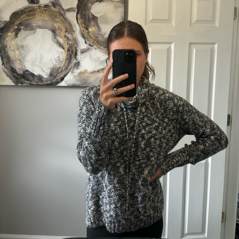 Chaps Black & White Sweater